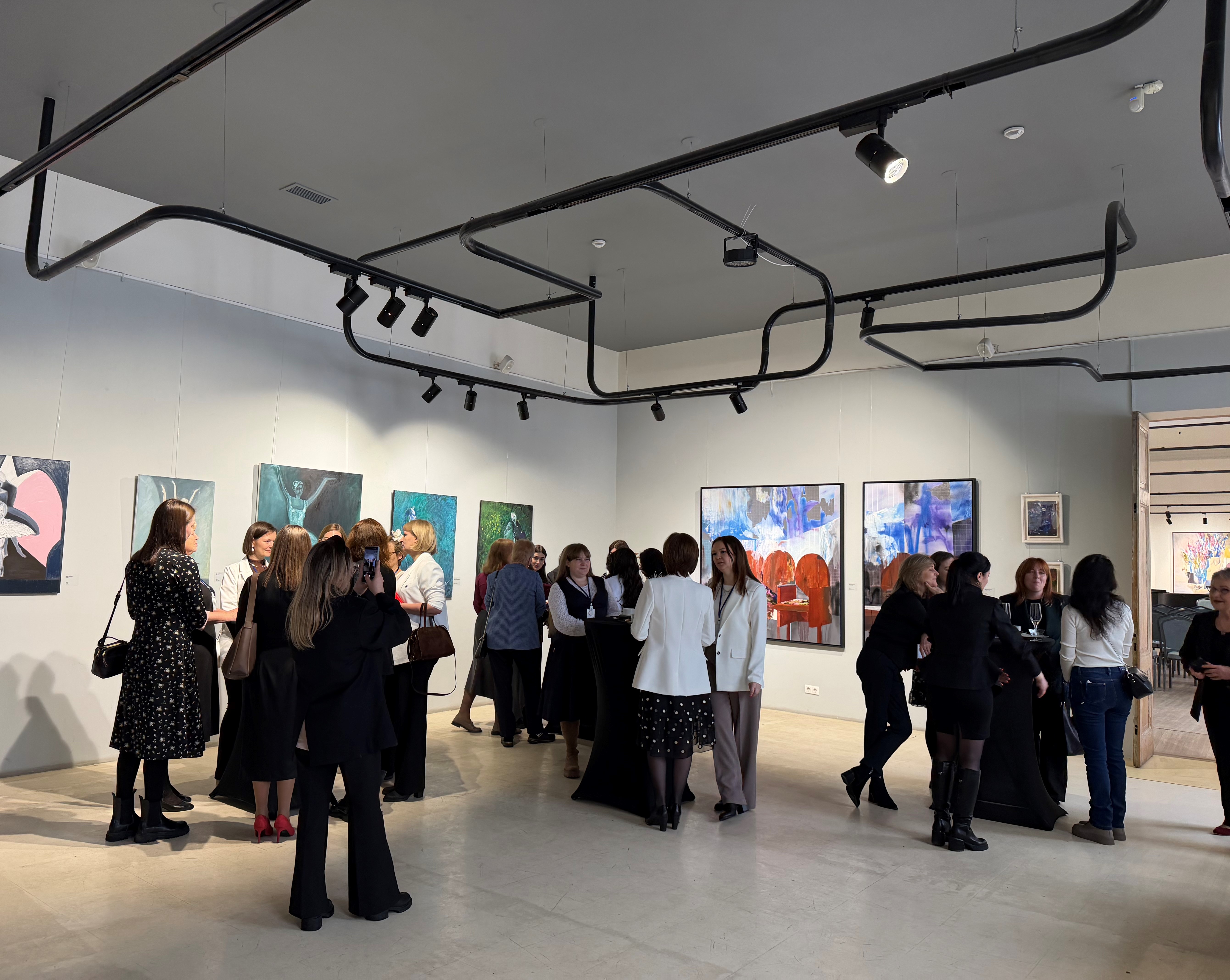 "Девичник за неделю до праздника" - 2026